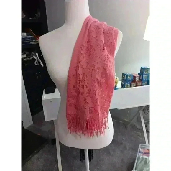 "INDIGO SOUL" Ladies 62" x 28" 100% Polyester Pink Lace Scarf - Picture 4 of 8
